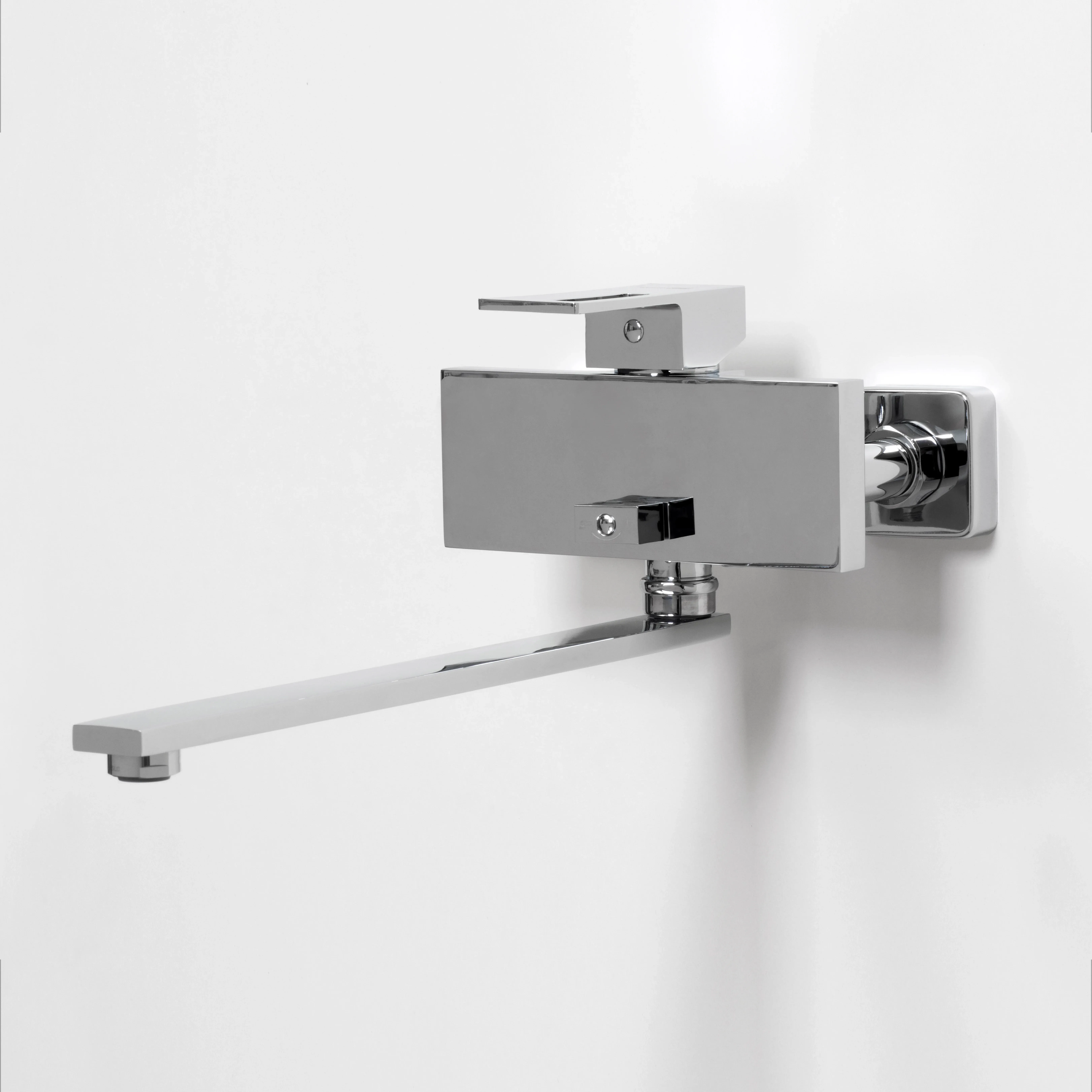 Смеситель для ванны с длинным изливом Alme 1502L