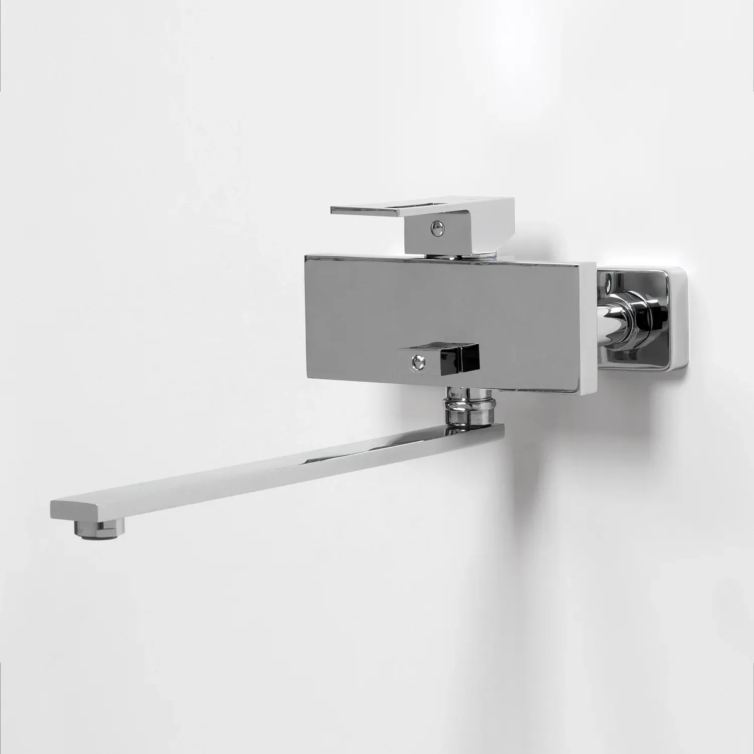 Смеситель для ванны с длинным изливом Alme 1502L
