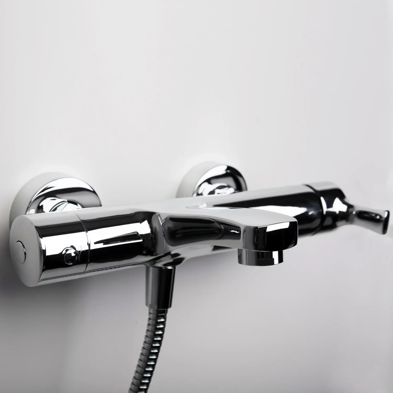 Смеситель для ванны с коротким изливом Berkel 4801