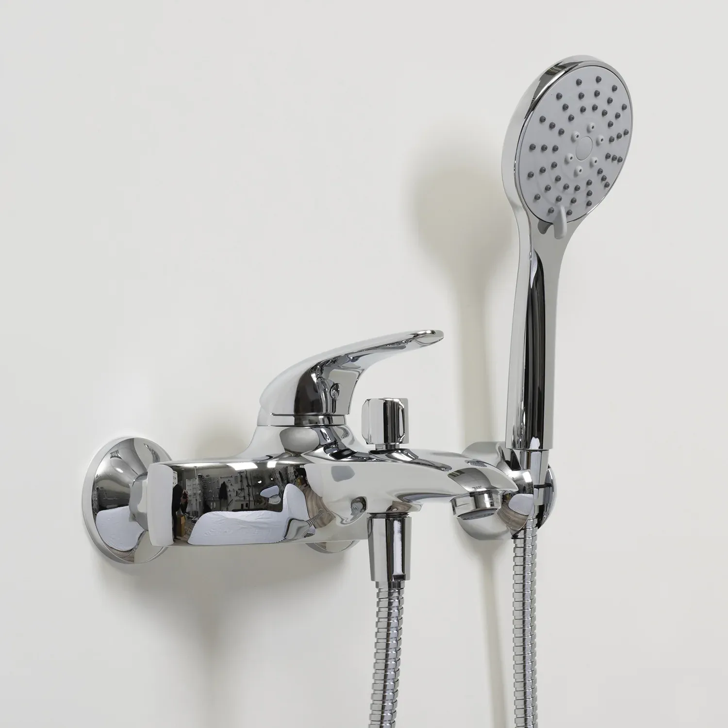 Смеситель для ванны с коротким изливом Rossel 2801