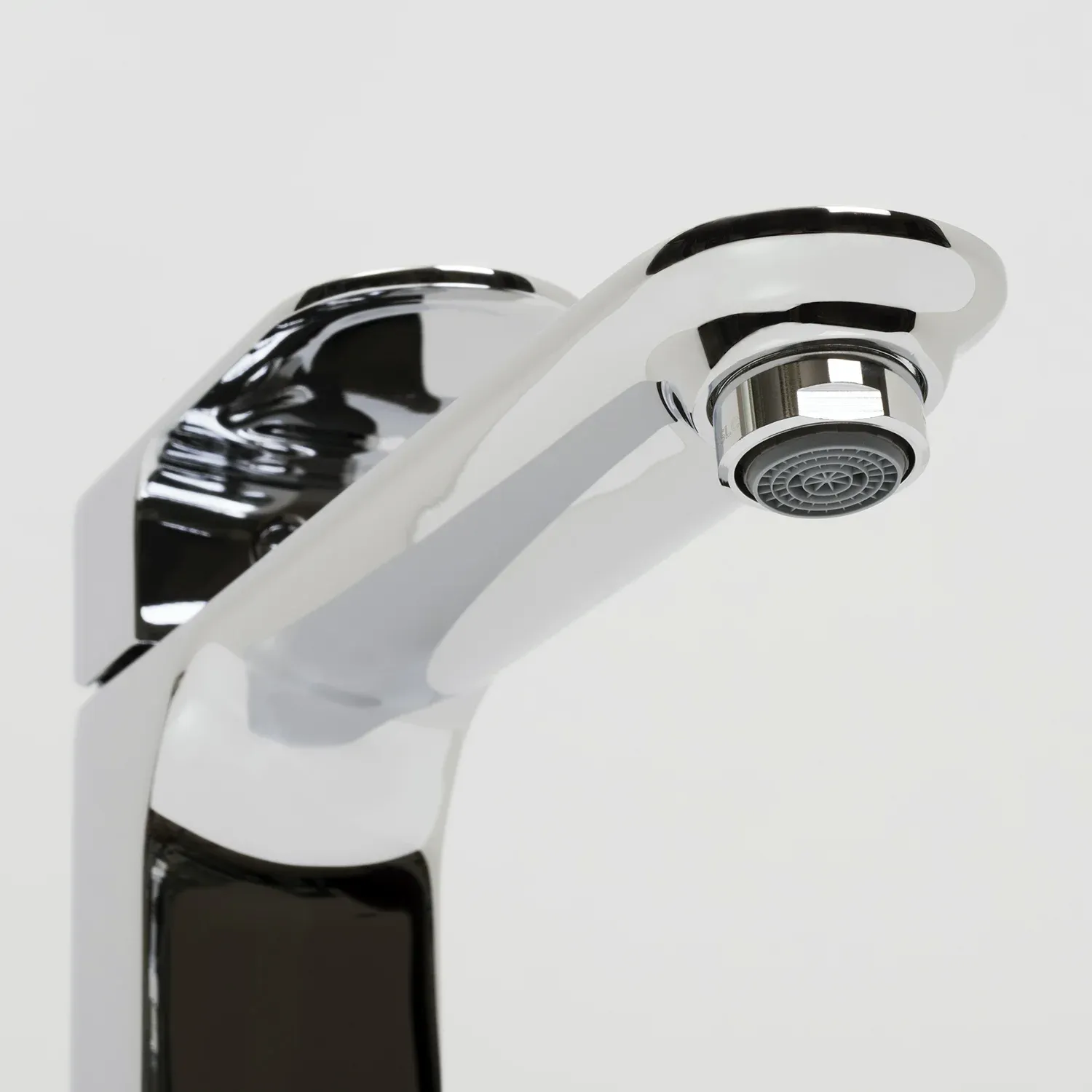 Смеситель для раковины Dinkel 5803H