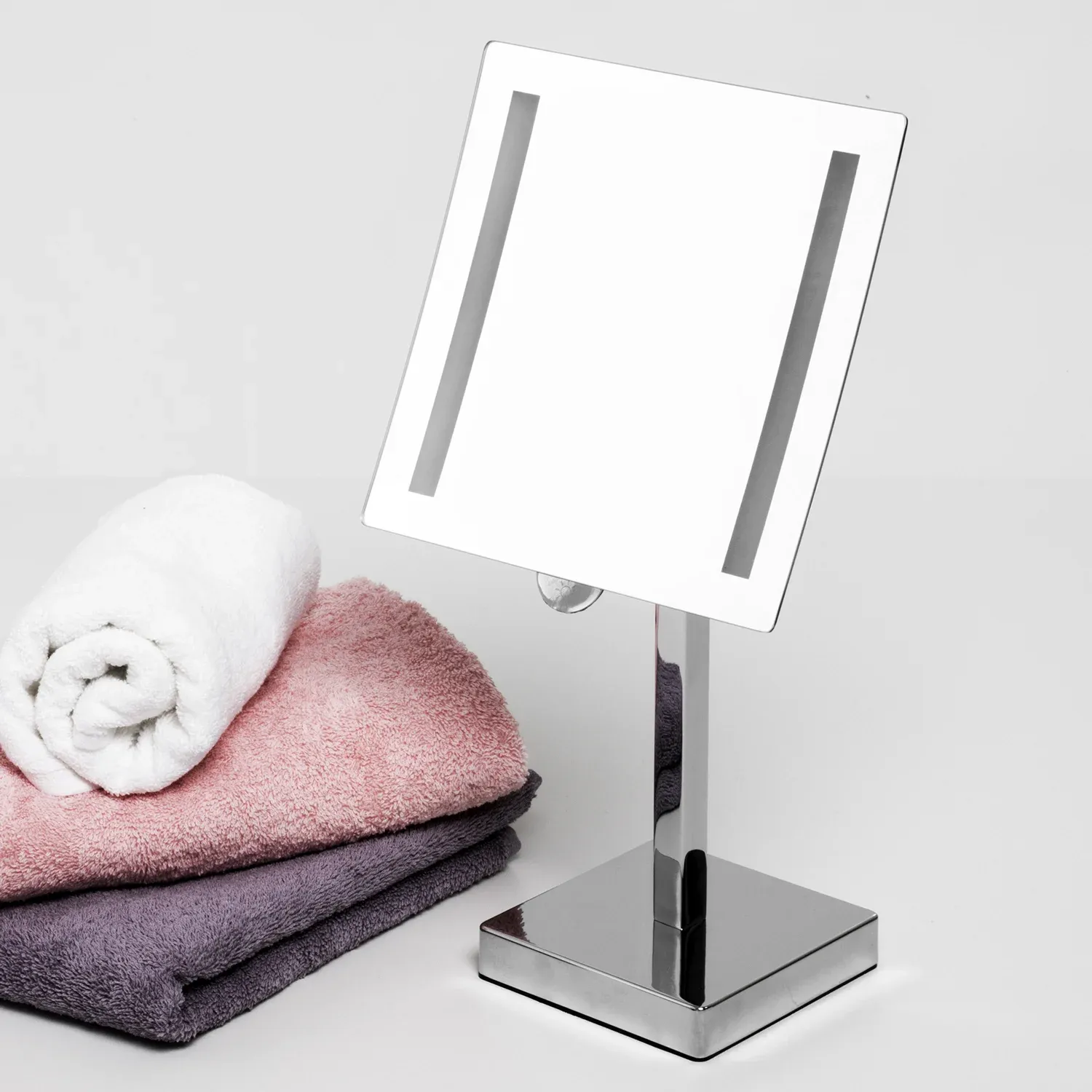 Зеркало с LED-подсветкой, 3-х кратным увеличением K-1007