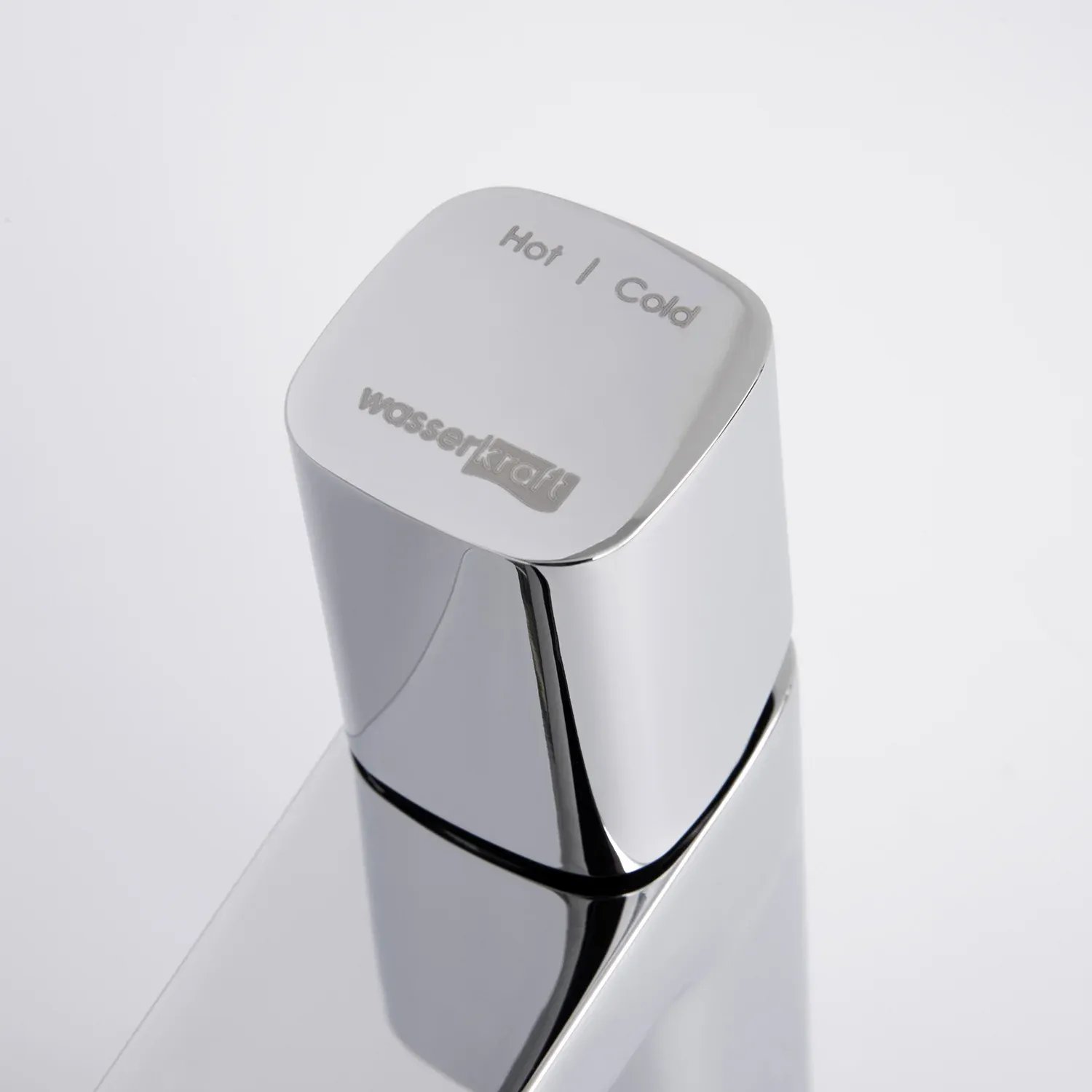 Смеситель для раковины Naab 8603