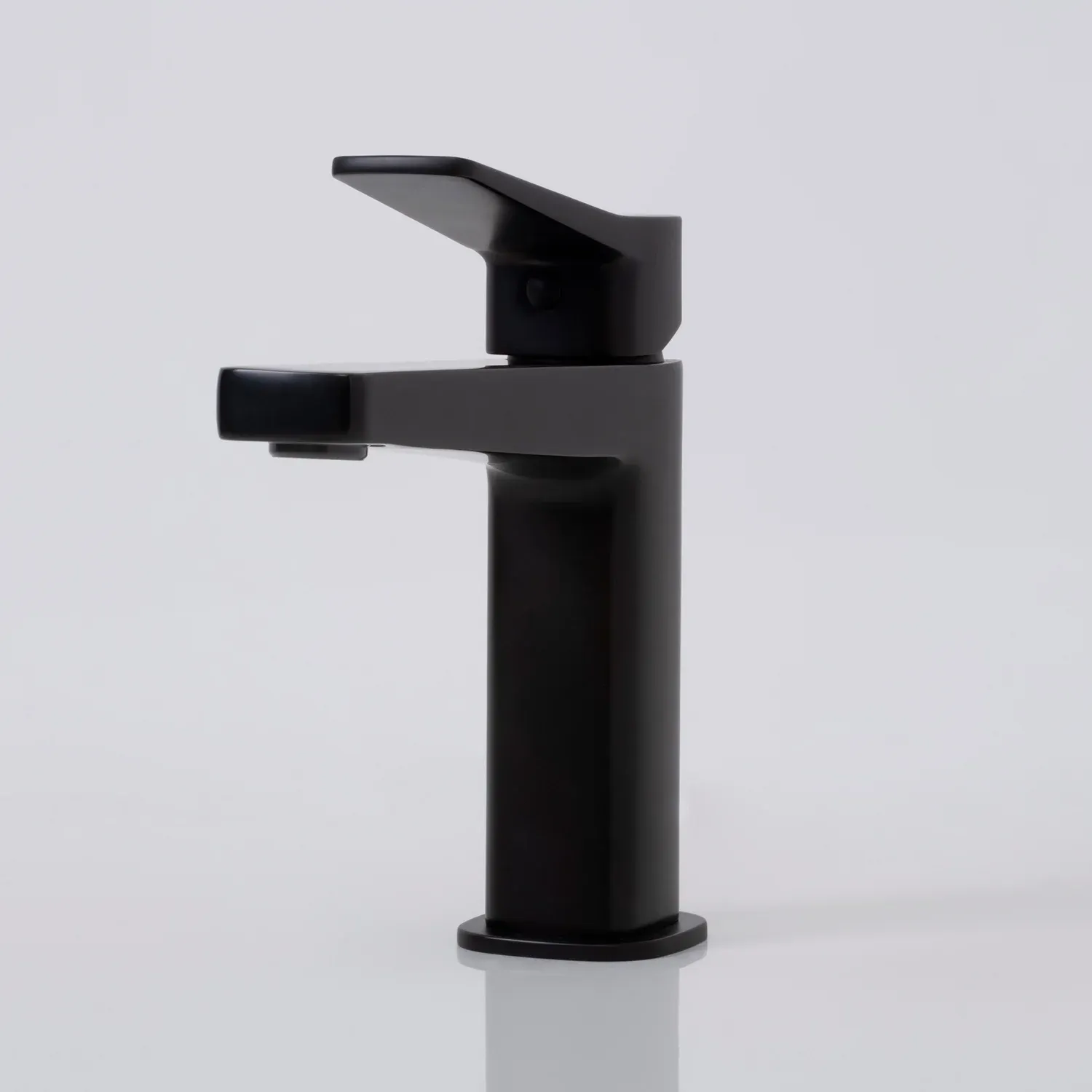 Смеситель для раковины Bever 2403