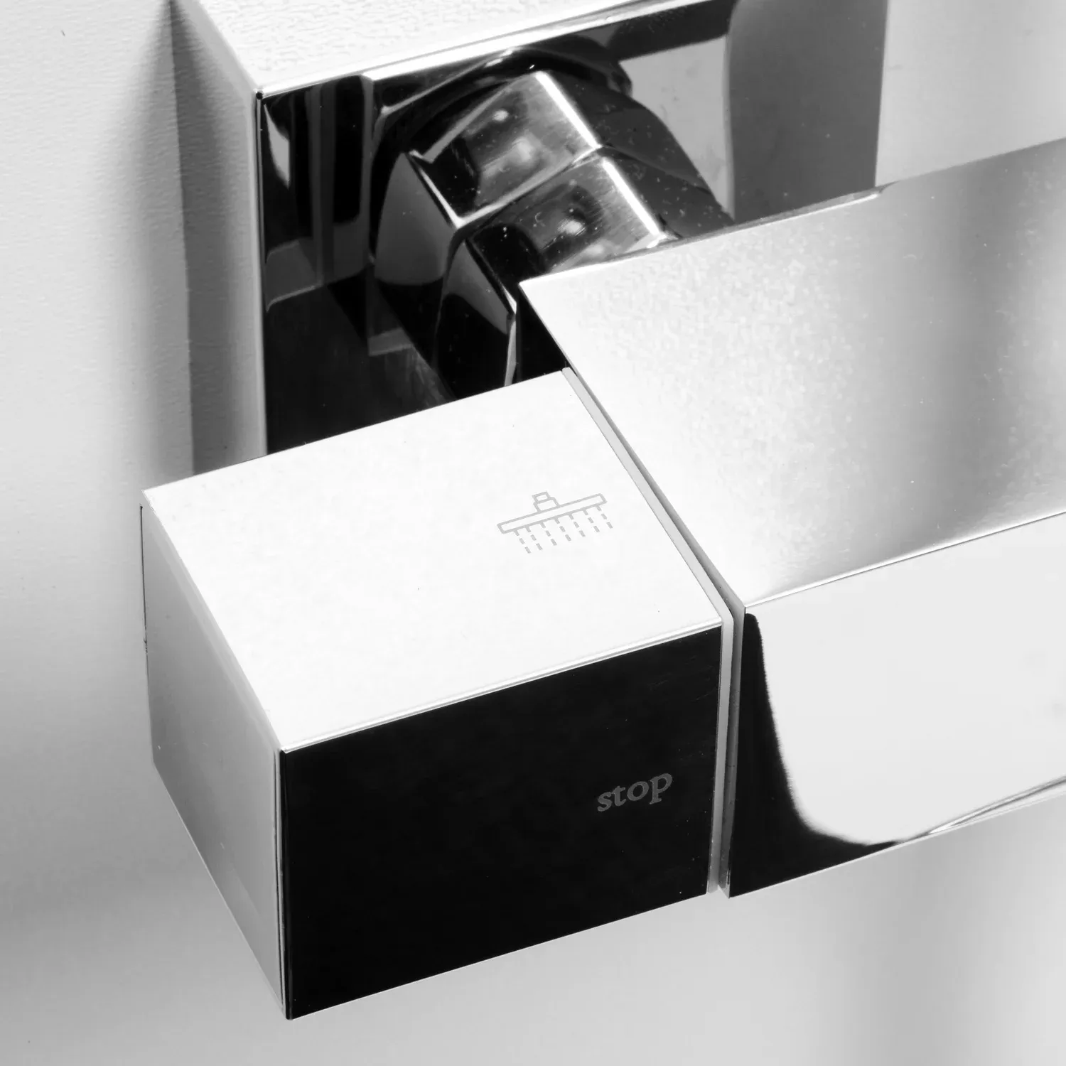 A15502 Thermo Душевая система с термостатическим смесителем