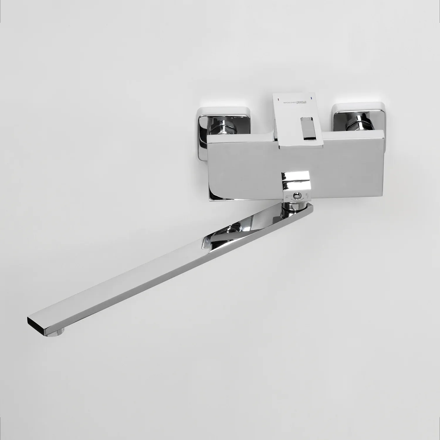 Смеситель для ванны с длинным изливом Alme 1502L