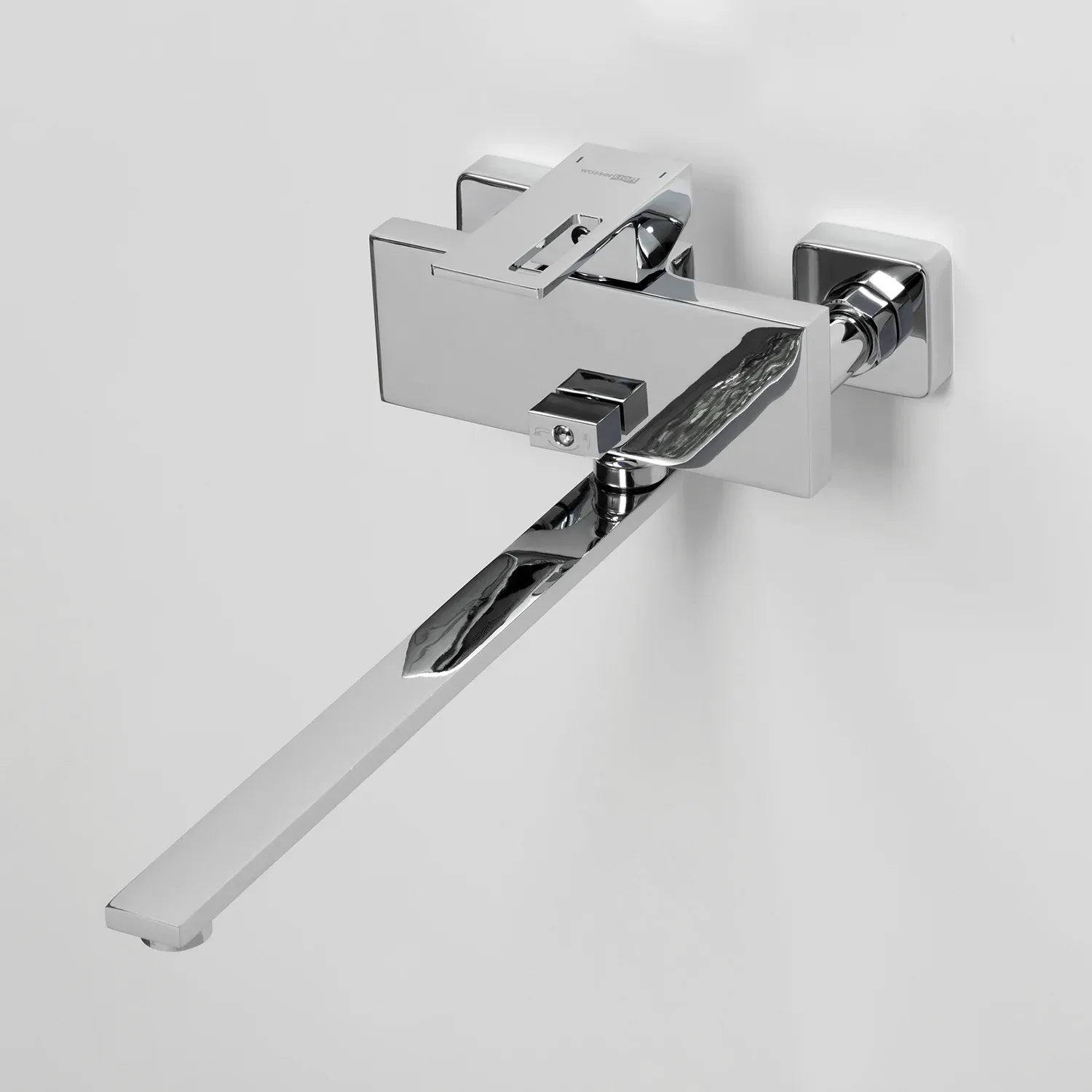 Смеситель для ванны с длинным изливом Alme 1502L