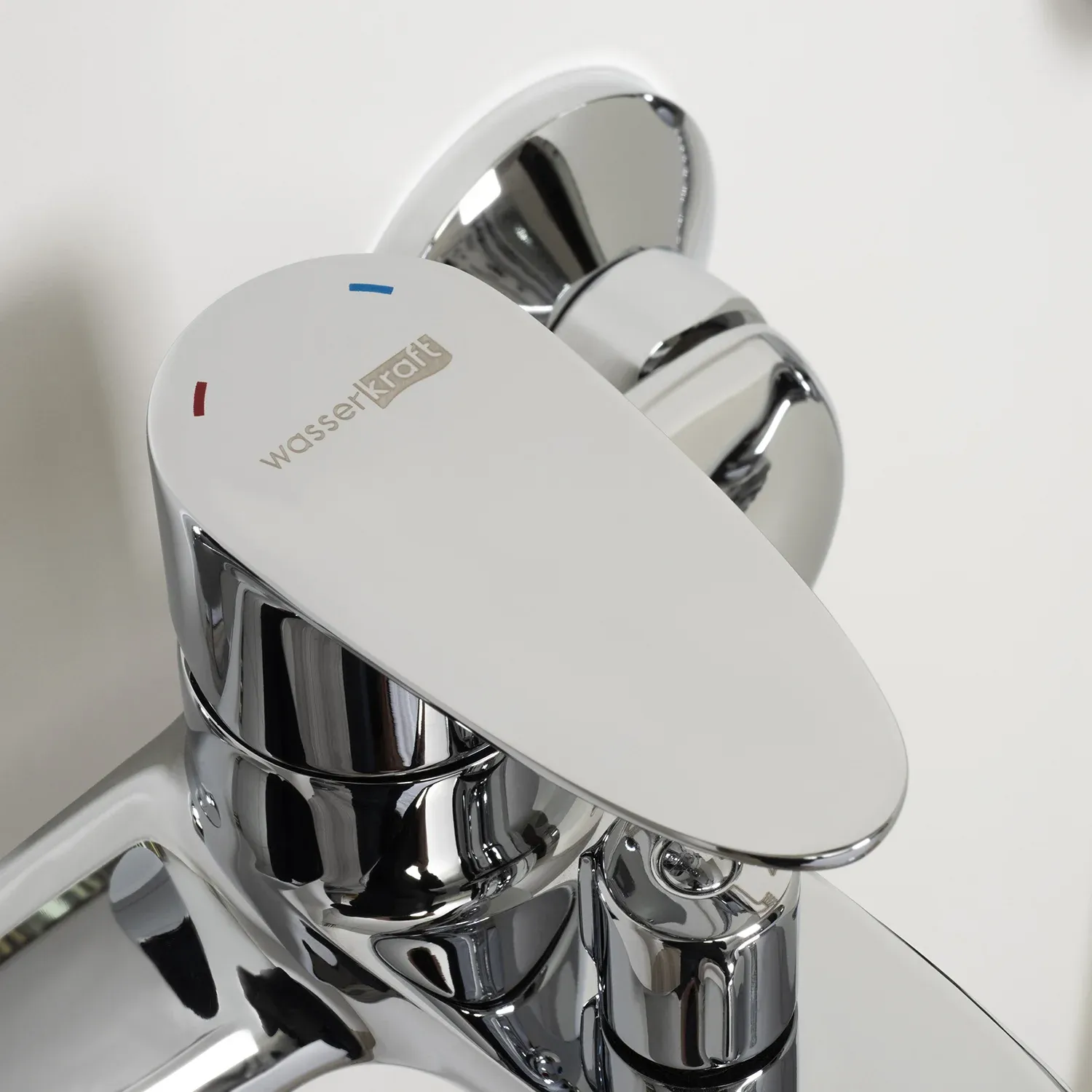 Смеситель для ванны с коротким изливом Leine 3501